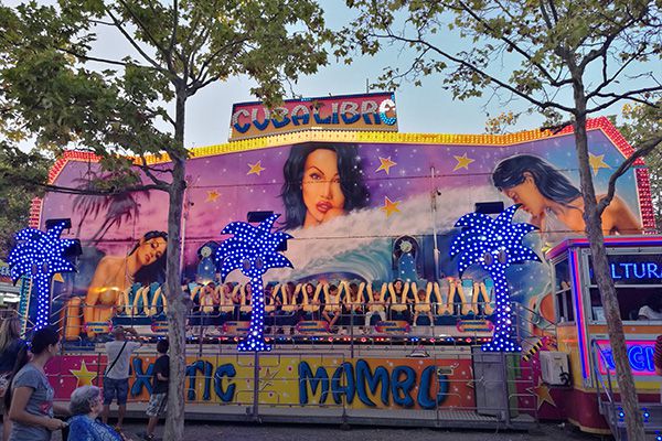 122cc太阳集成游戏照明的娱光灯用在西班牙游乐装备展示