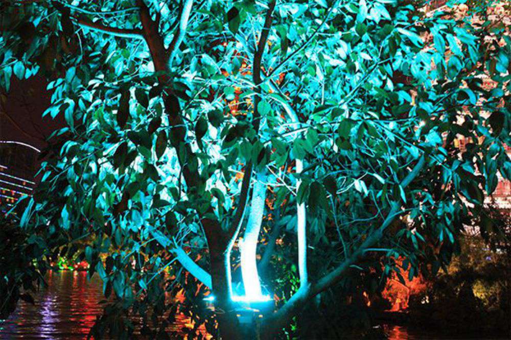 122cc太阳集成游戏照明的RGB投光灯用在海内景观亮化项目