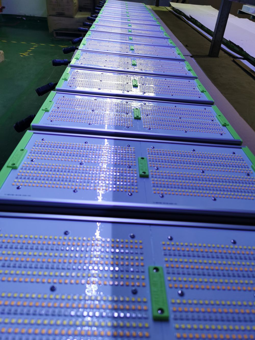 122cc太阳集成游戏光电的ＳＭＤＬＥＤ用于公司自产的植物生长灯